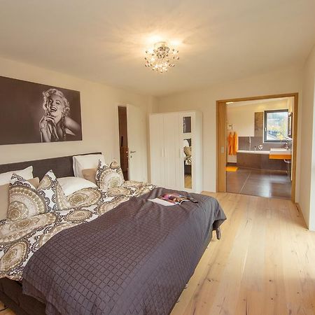 Apartment Chrissies Piesendorf Rom bilde